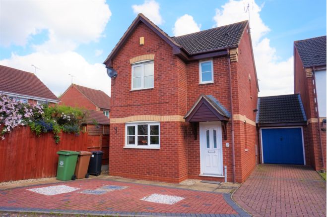 3 Bedroom Link Detached House To Rent In Fowler Avenue