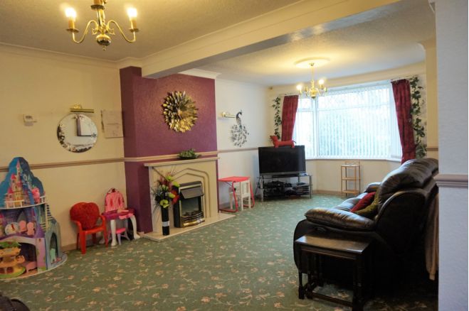 3 Bedroom Semi Detached House To Rent In Oldham Avenue