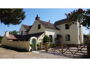 How Does Purplebricks Work >> 5 bedroom farm house for sale in Church Lane, Pinvin, WR10 2EU How Does Purplebricks Work >> 5 bedroom farm house for sale in Church Lane, Pinvin, WR10 2EU