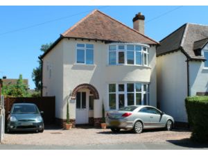 3 Bedroom Detached House For Sale In Victoria Road Bridgnorth